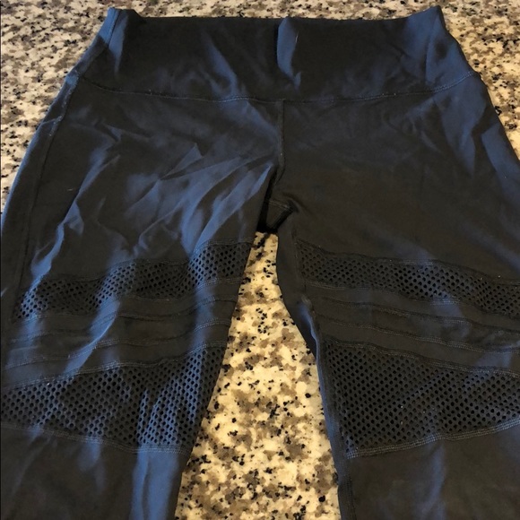 Lululemon wunder under - Picture 2 of 3